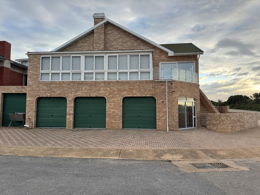 6 Bedroom Property for Sale in Aston Bay Eastern Cape